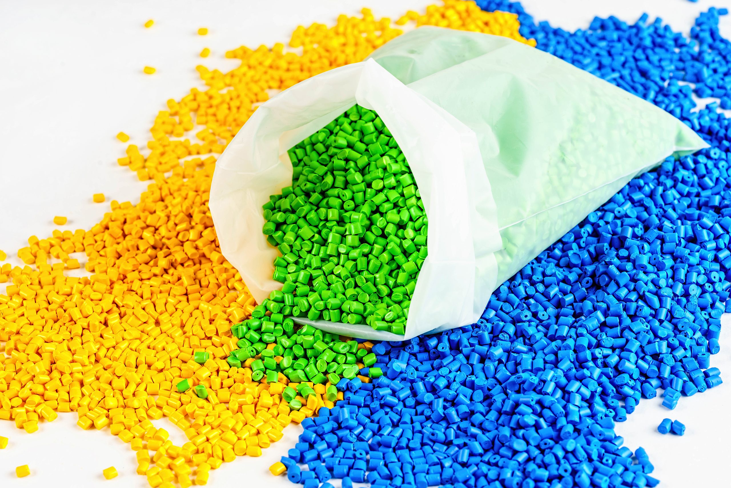 polymeric-dye-colorant-plastics-pigment-granules