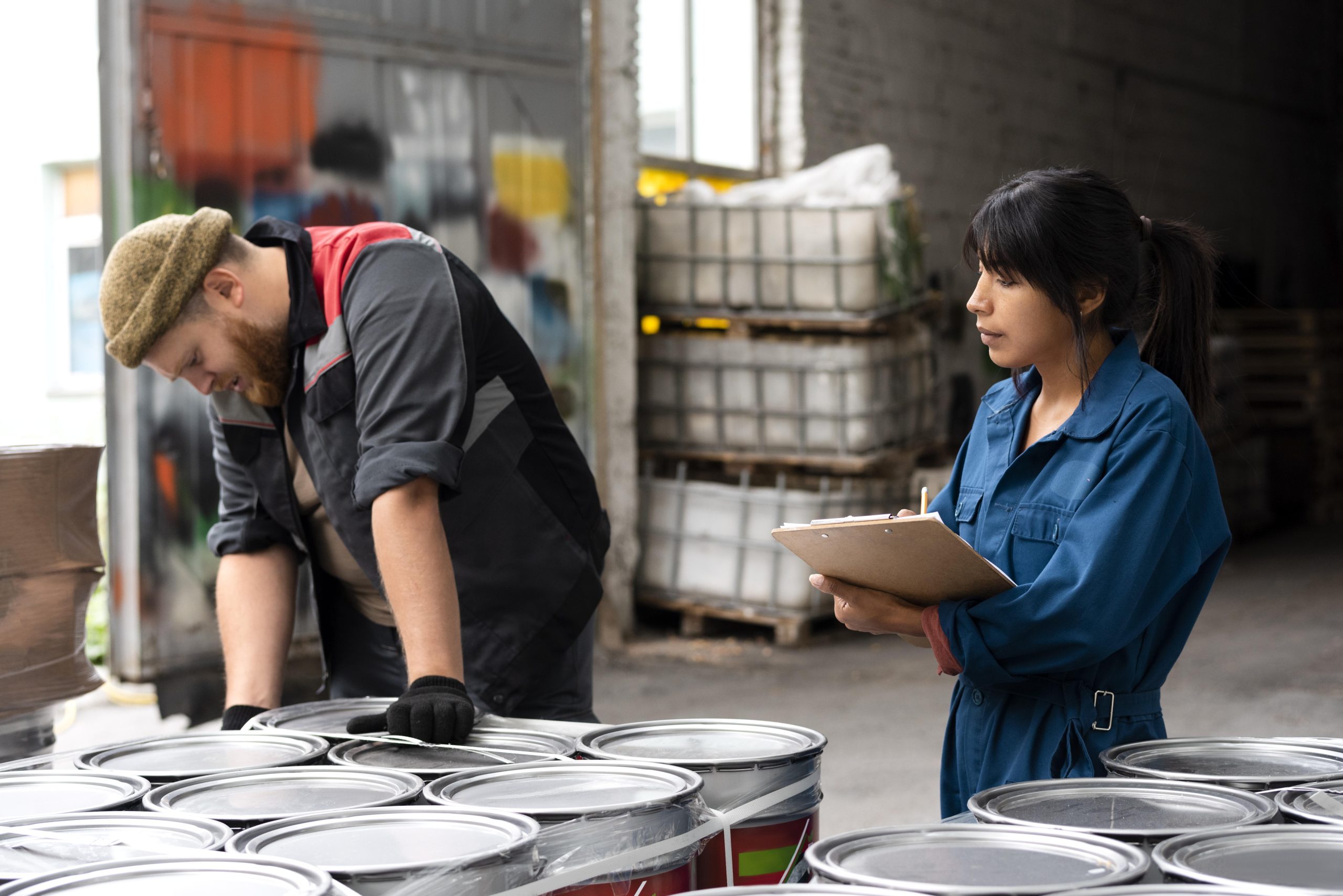 people-working-together-warehouse