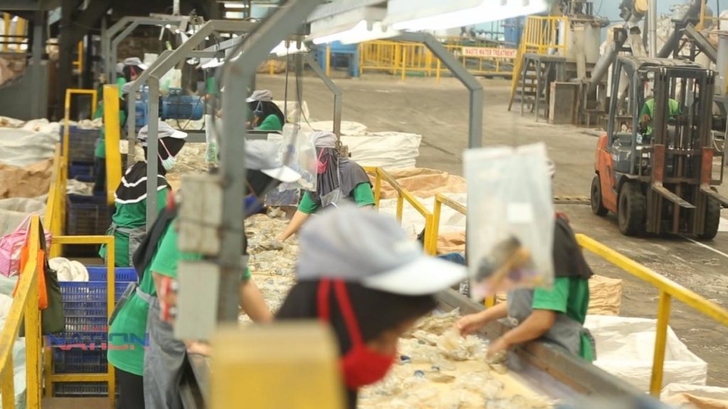 Ilustrasi 4 untuk artikel “Meningkatkan Kualitas Plastik dengan Slip Additive Terbaik”