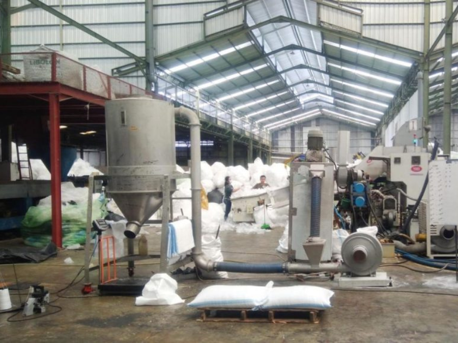 Mengoptimalkan Penggunaan Antistatic Agent dalam Industri Plastik