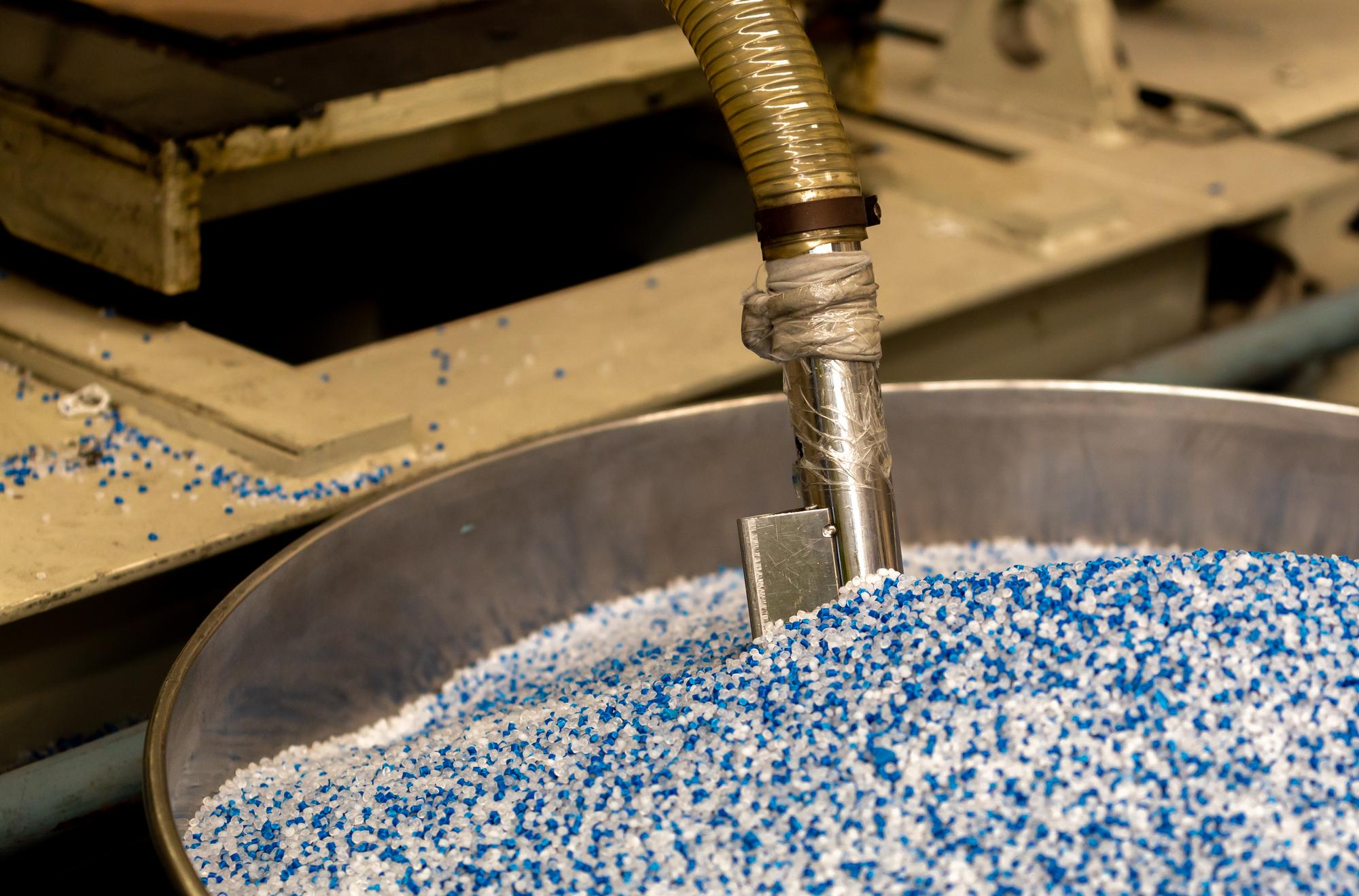 Gambar utama untuk artikel “Rubber Compounding: Solusi Karet yang Disesuaikan untuk Industri Anda”