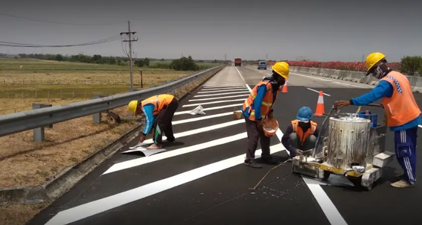 Aplikasi Hydrocarbon Resin dalam Material Marka Jalan Modern: Peningkatan Durabilitas dan Visibilitas